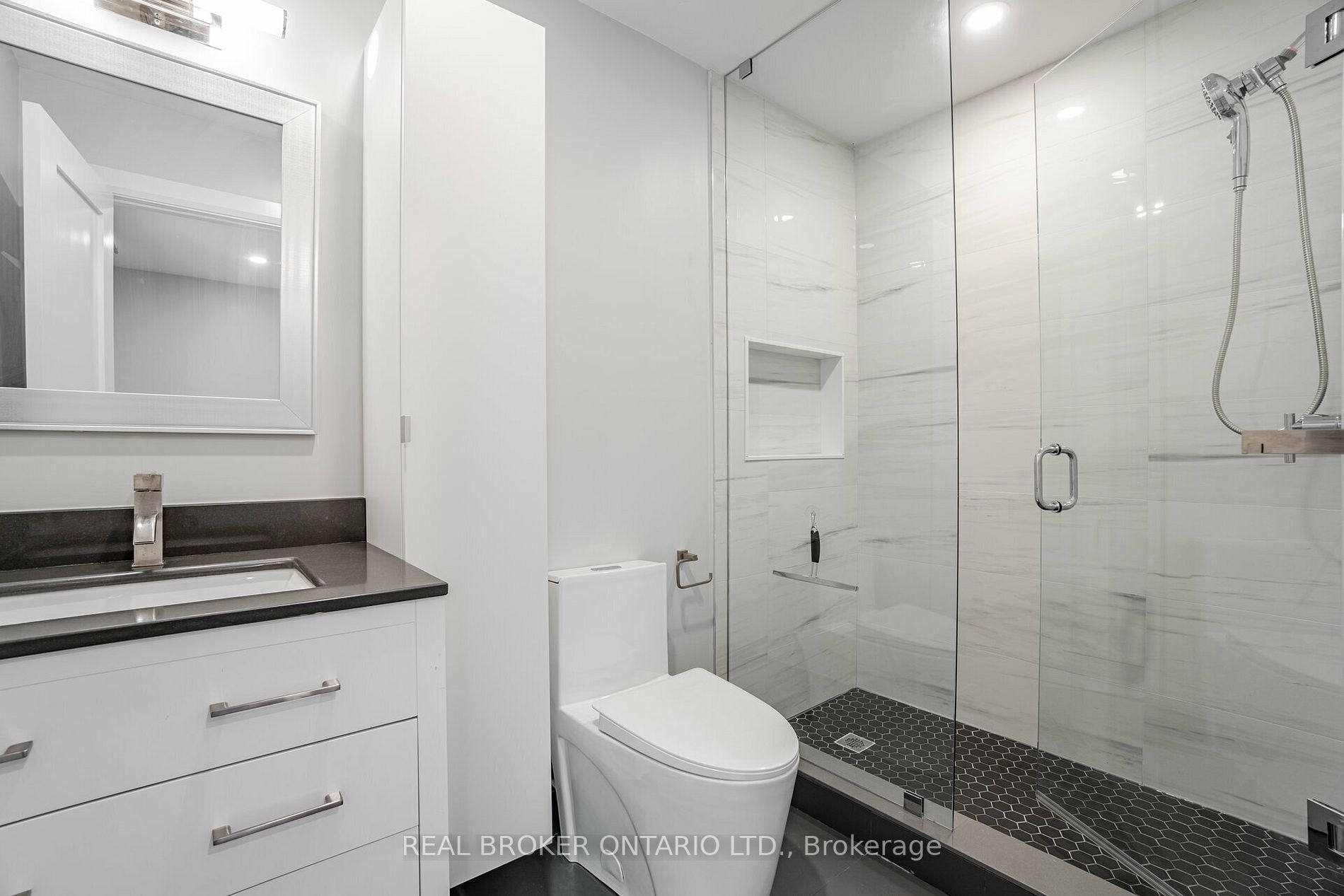 2315 Bennington Gate