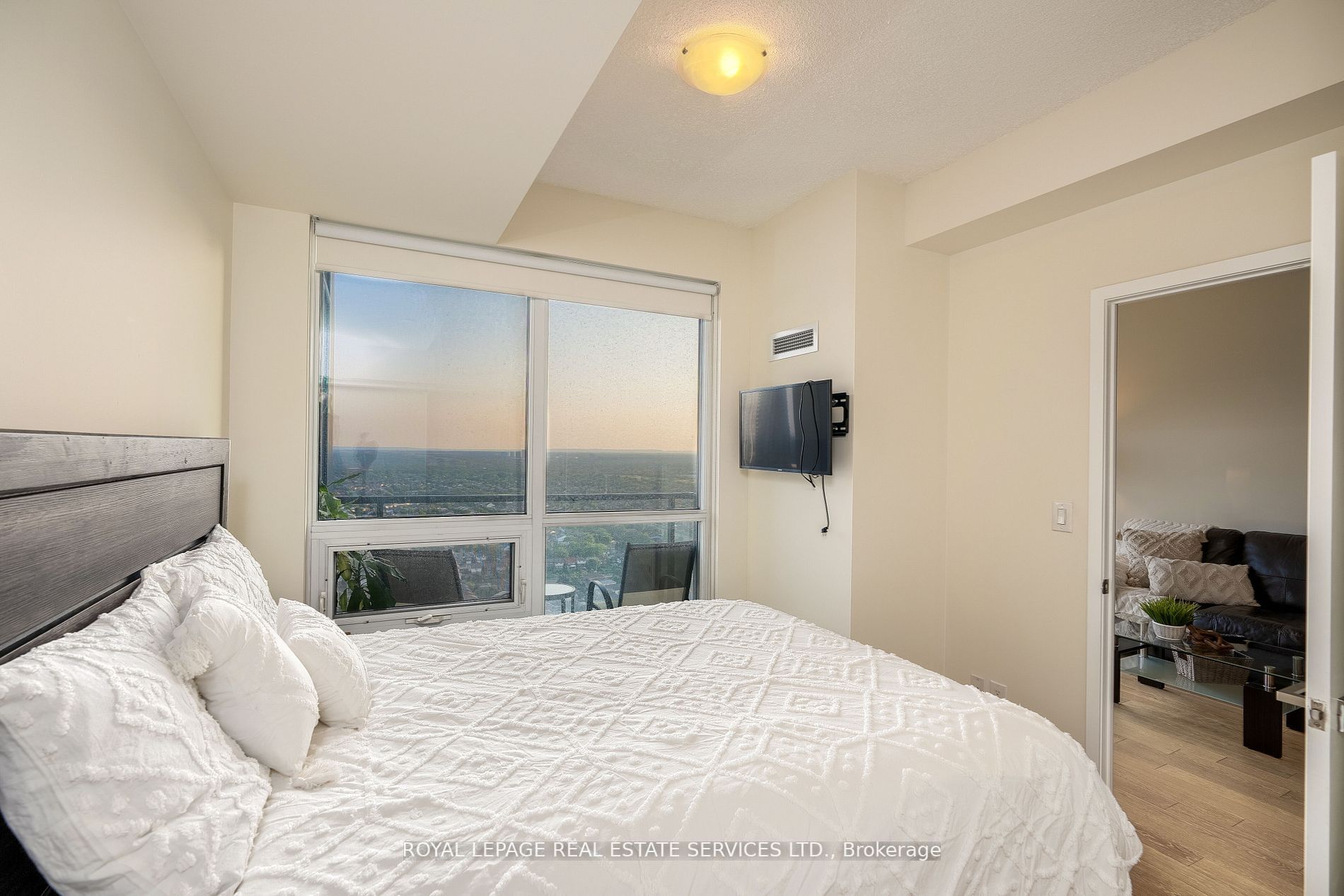 510 Curran Pl, #3303