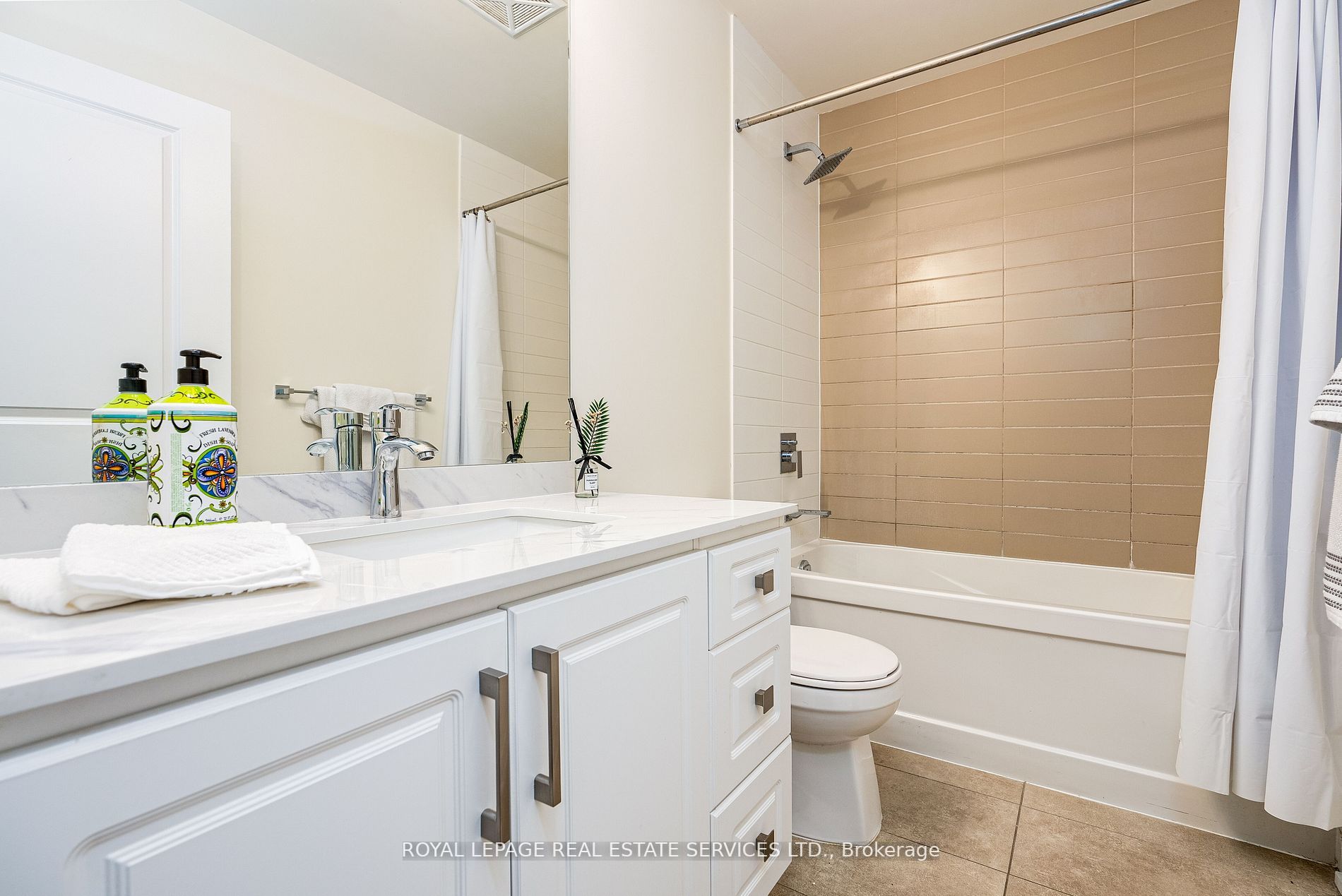 510 Curran Pl, #3303