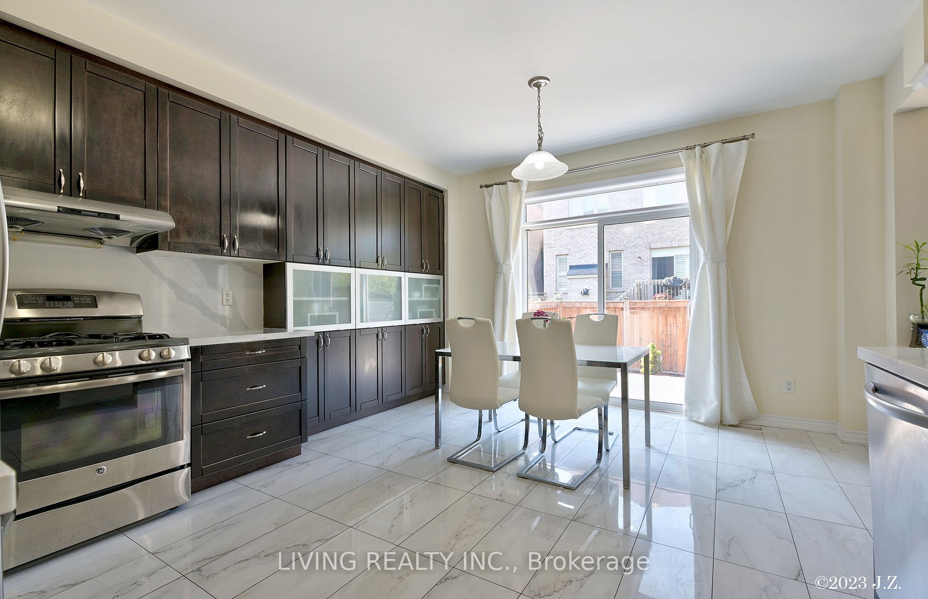 366 Cedar Hedge Rd