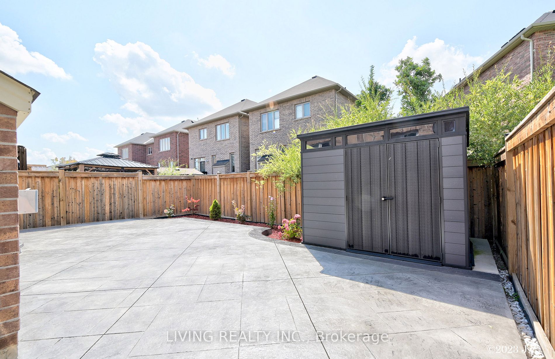 366 Cedar Hedge Rd
