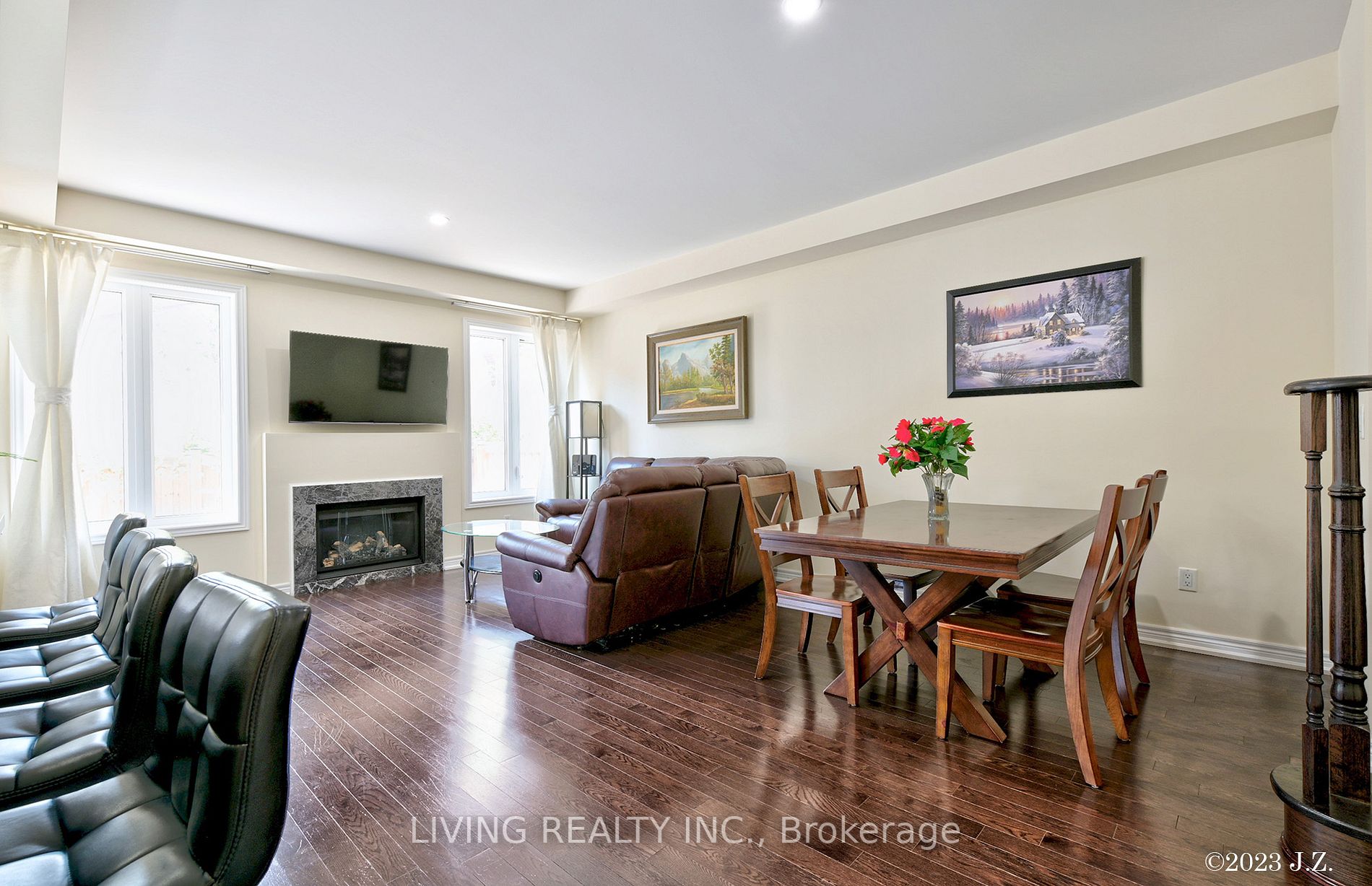 366 Cedar Hedge Rd