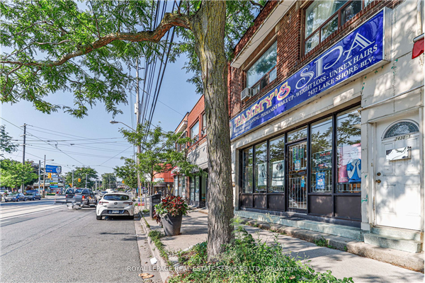 2432 Lakeshore Blvd W, Toronto