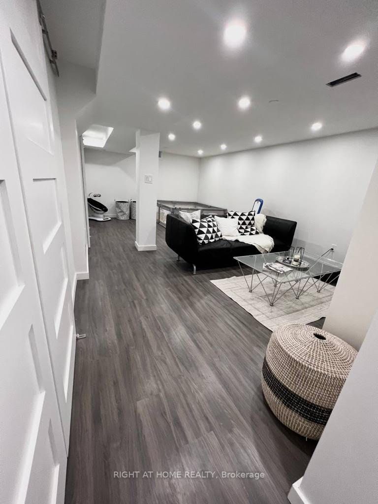 1351 Tobyn Dr
