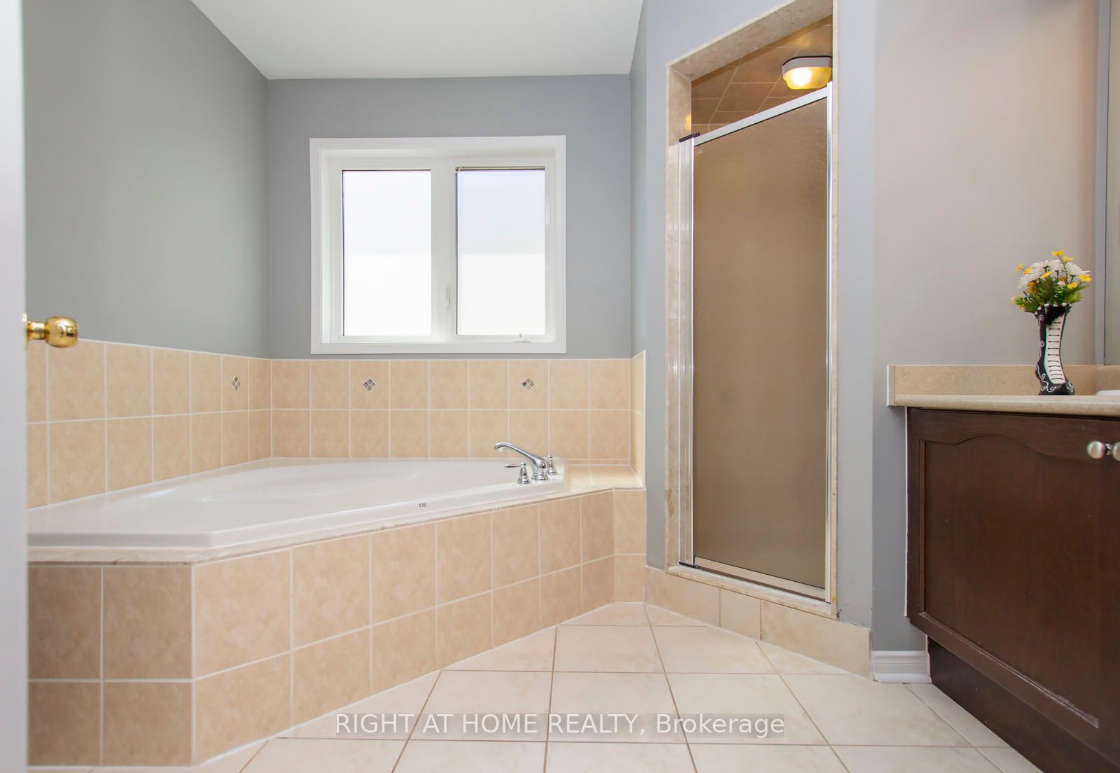 4829 Verdi St