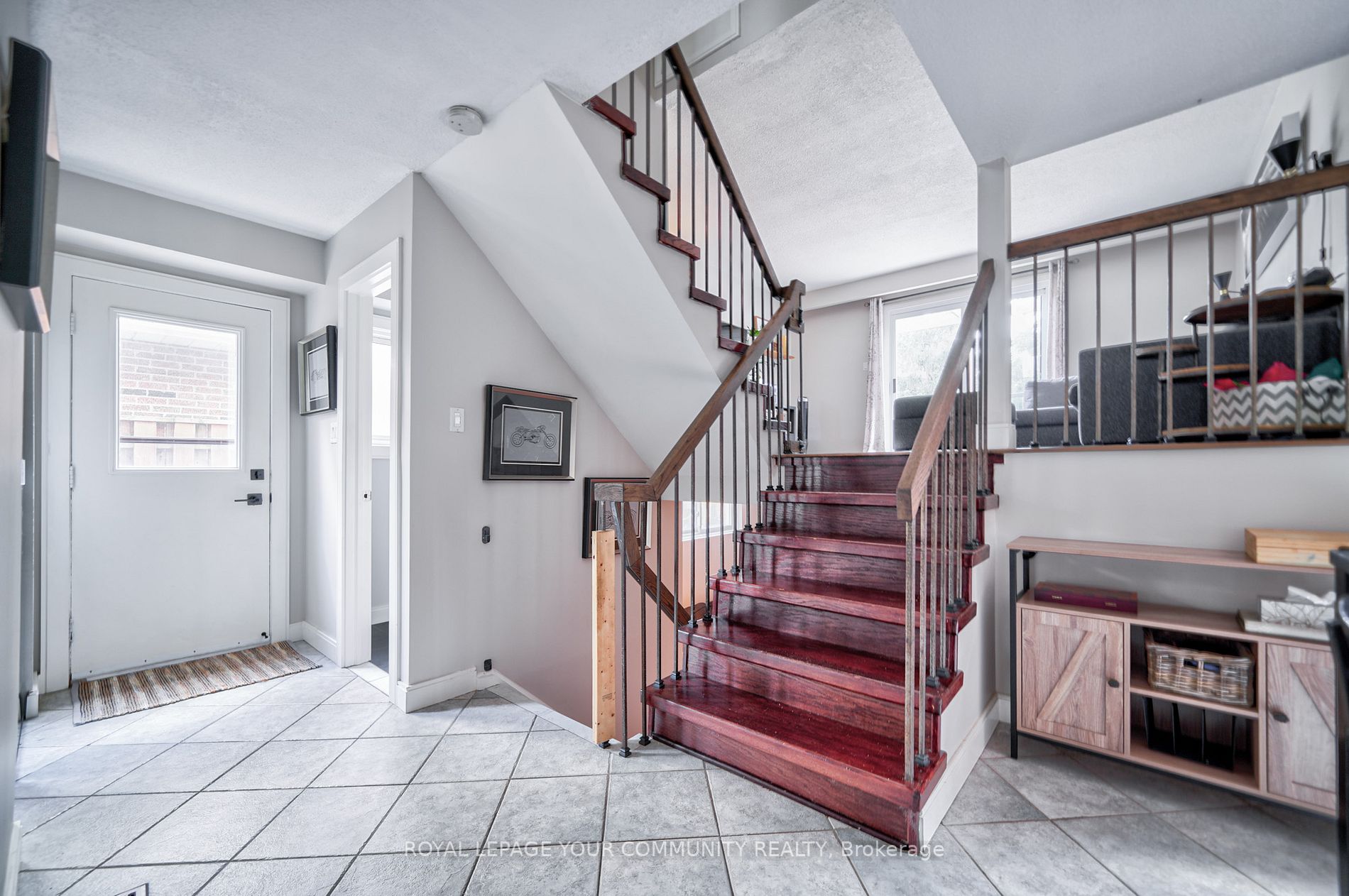 10 Simmons Boulevard
