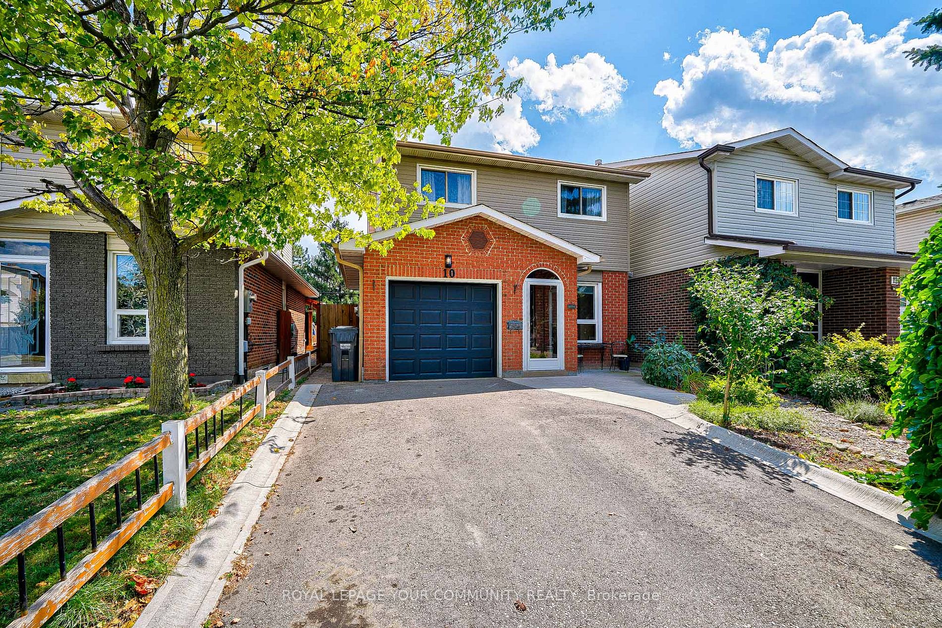 10 Simmons Blvd