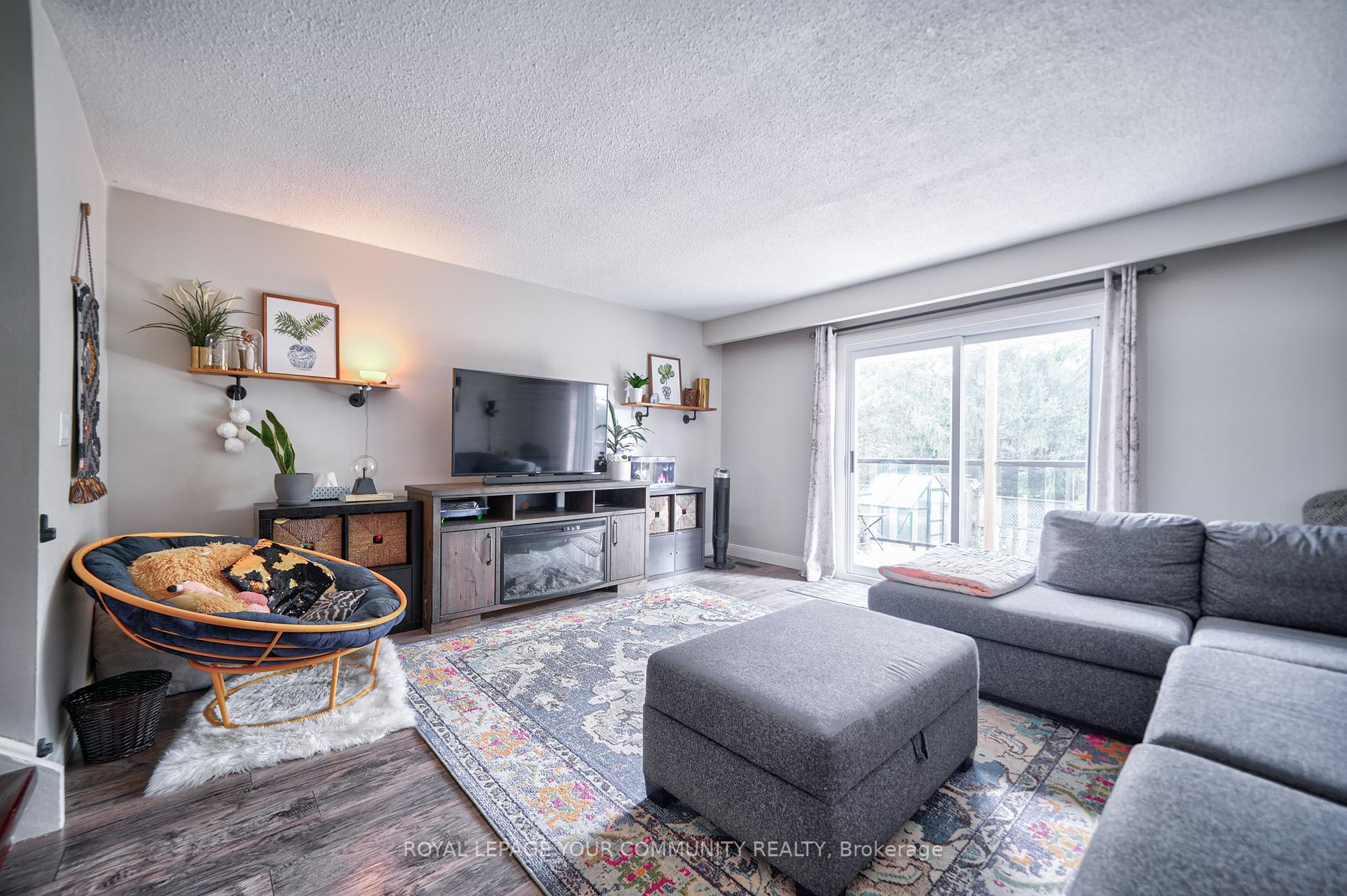 10 Simmons Boulevard