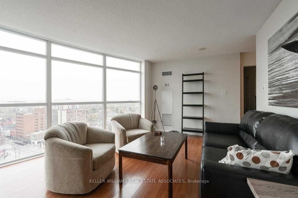 9 George Street N, #1804