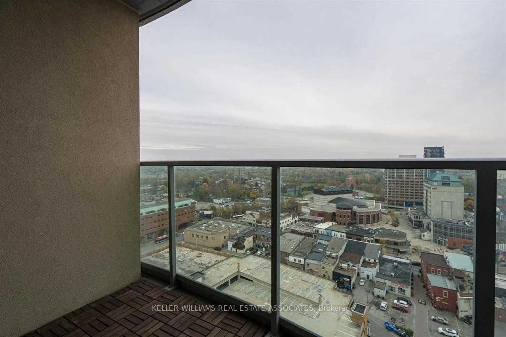 9 George Street N, #1804