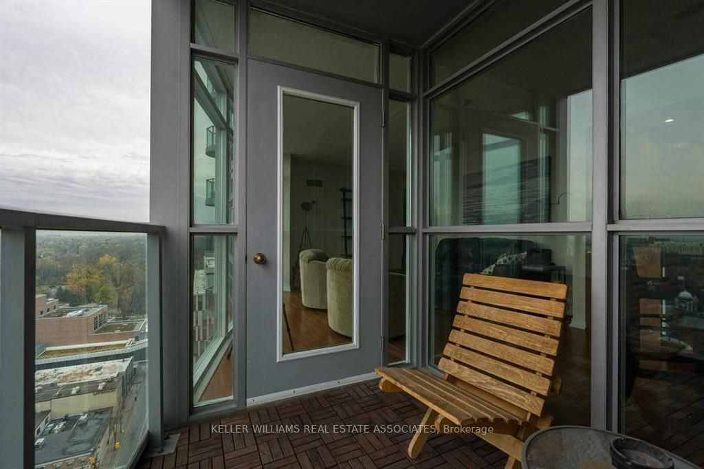 9 George Street N, #1804