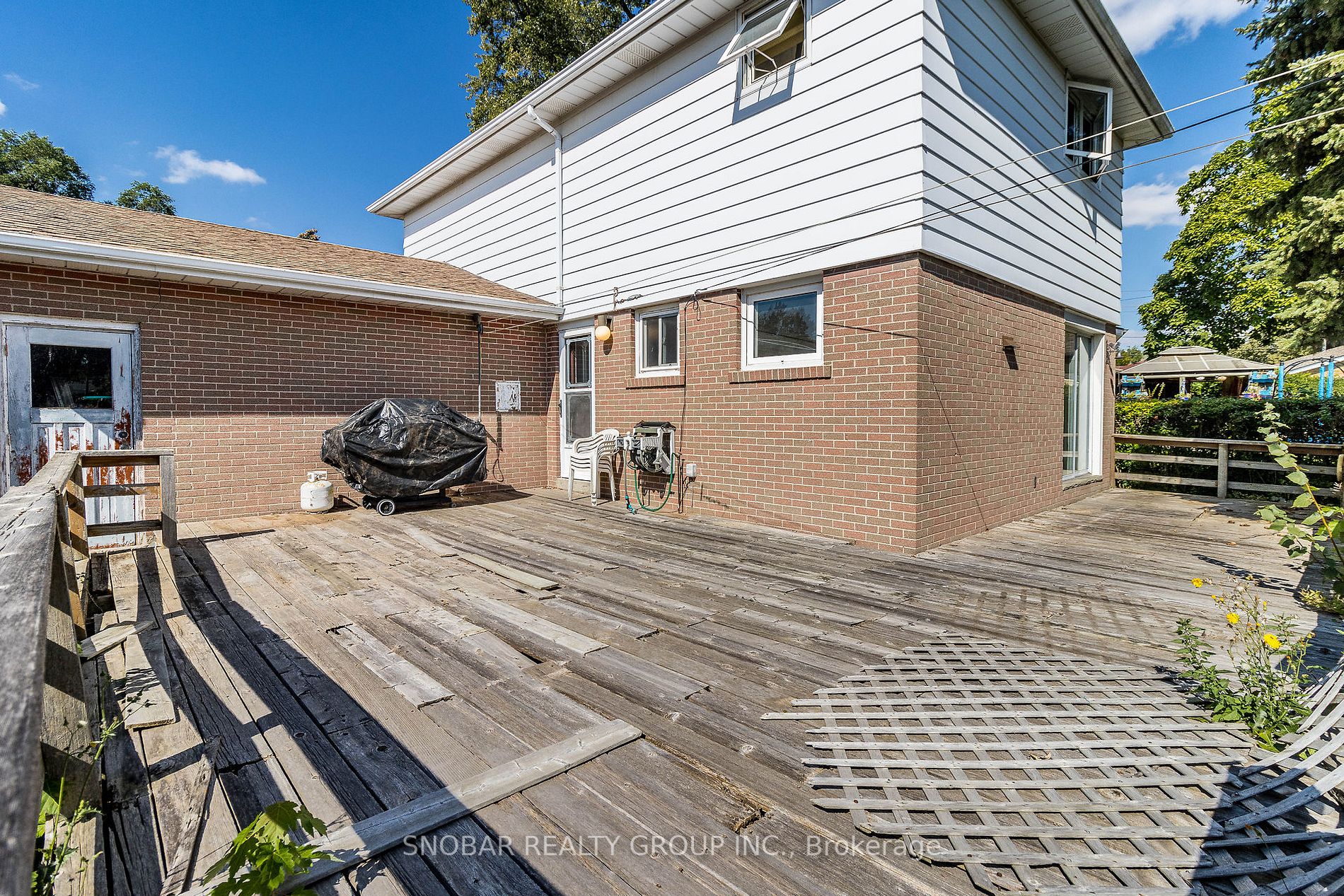 3661 The Credit Woodlands