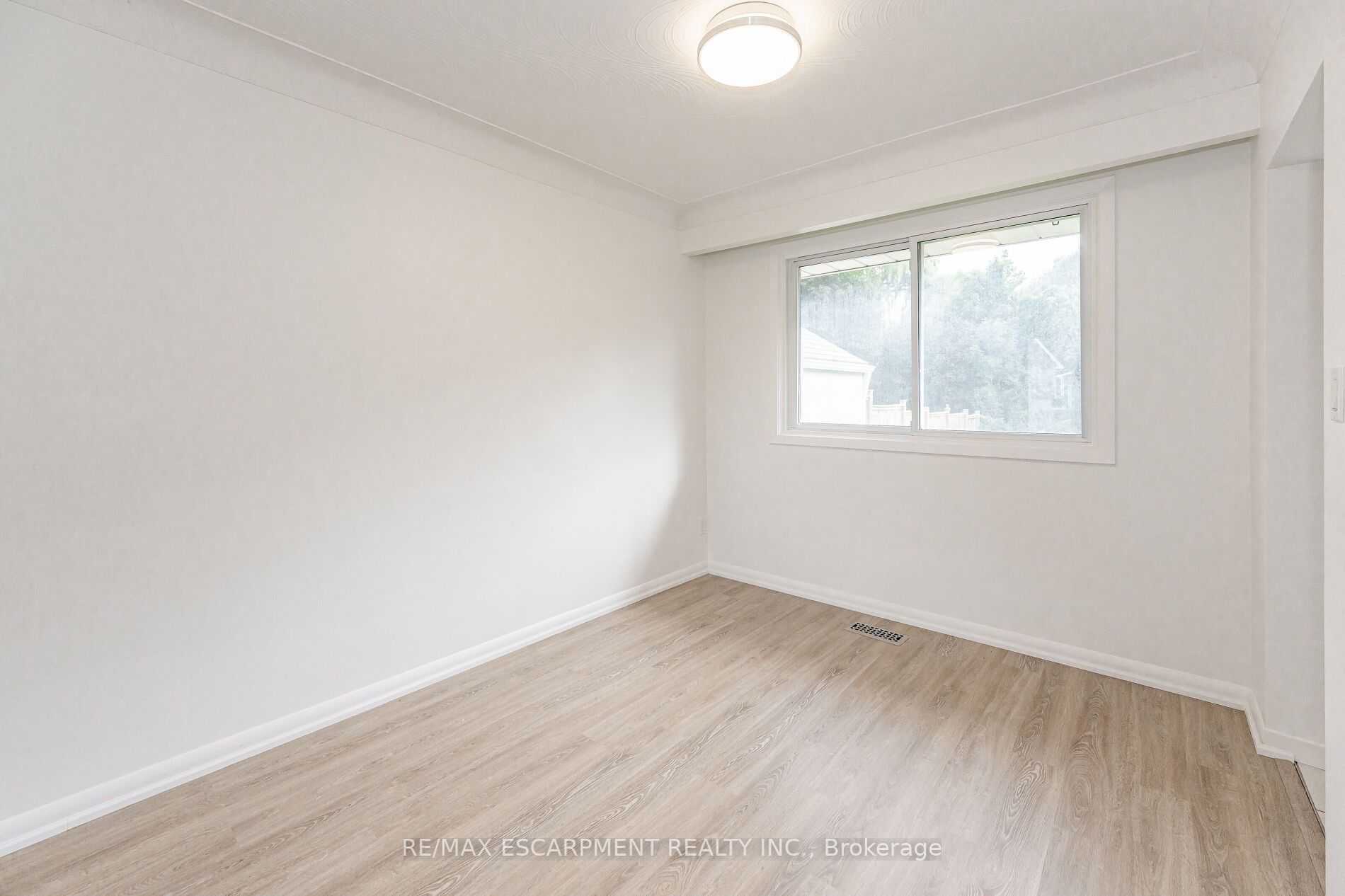 395 Erindale Drive