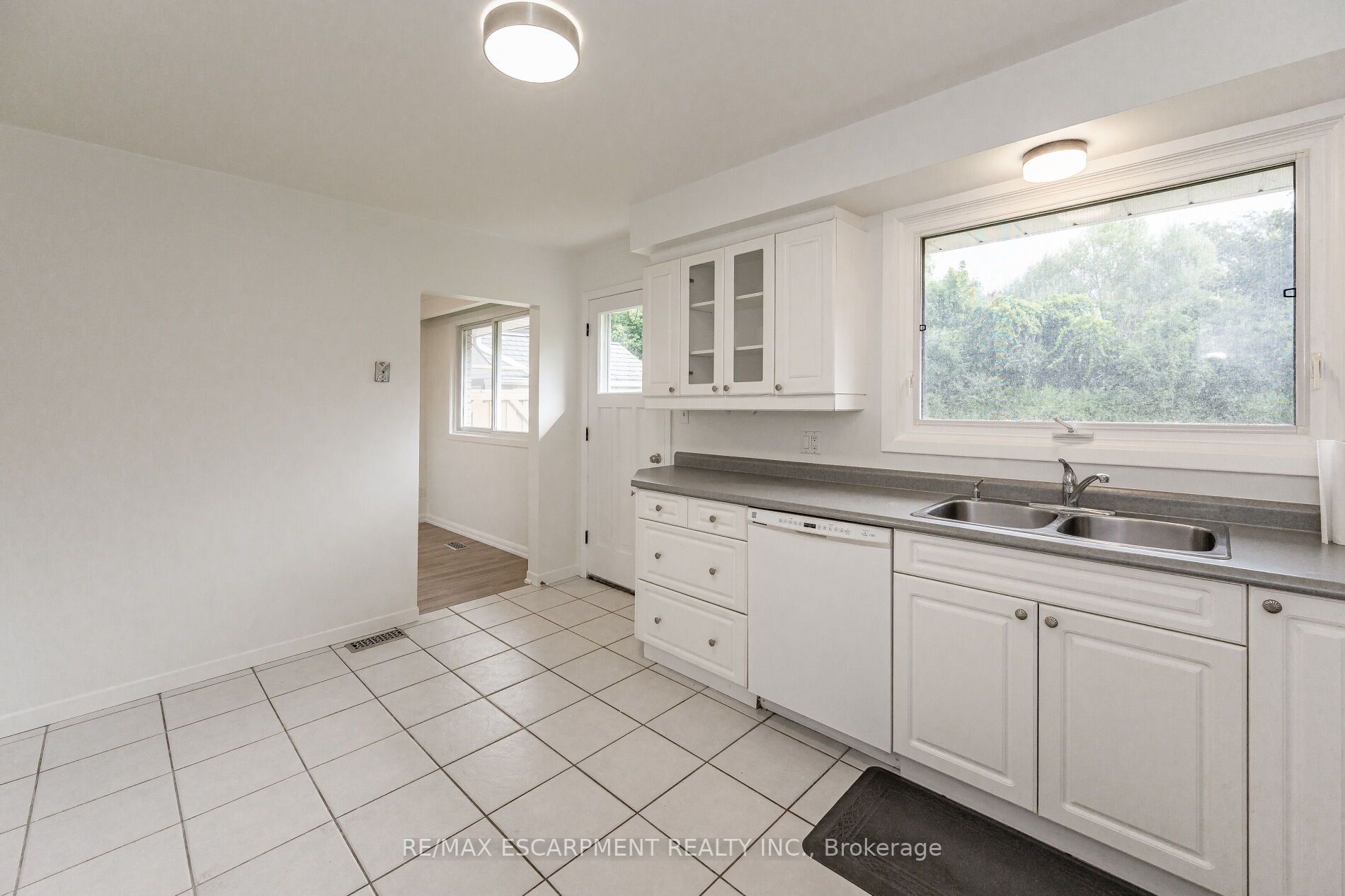 395 Erindale Drive