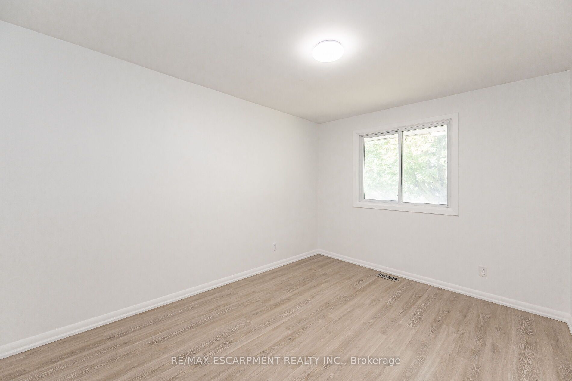 395 Erindale Drive