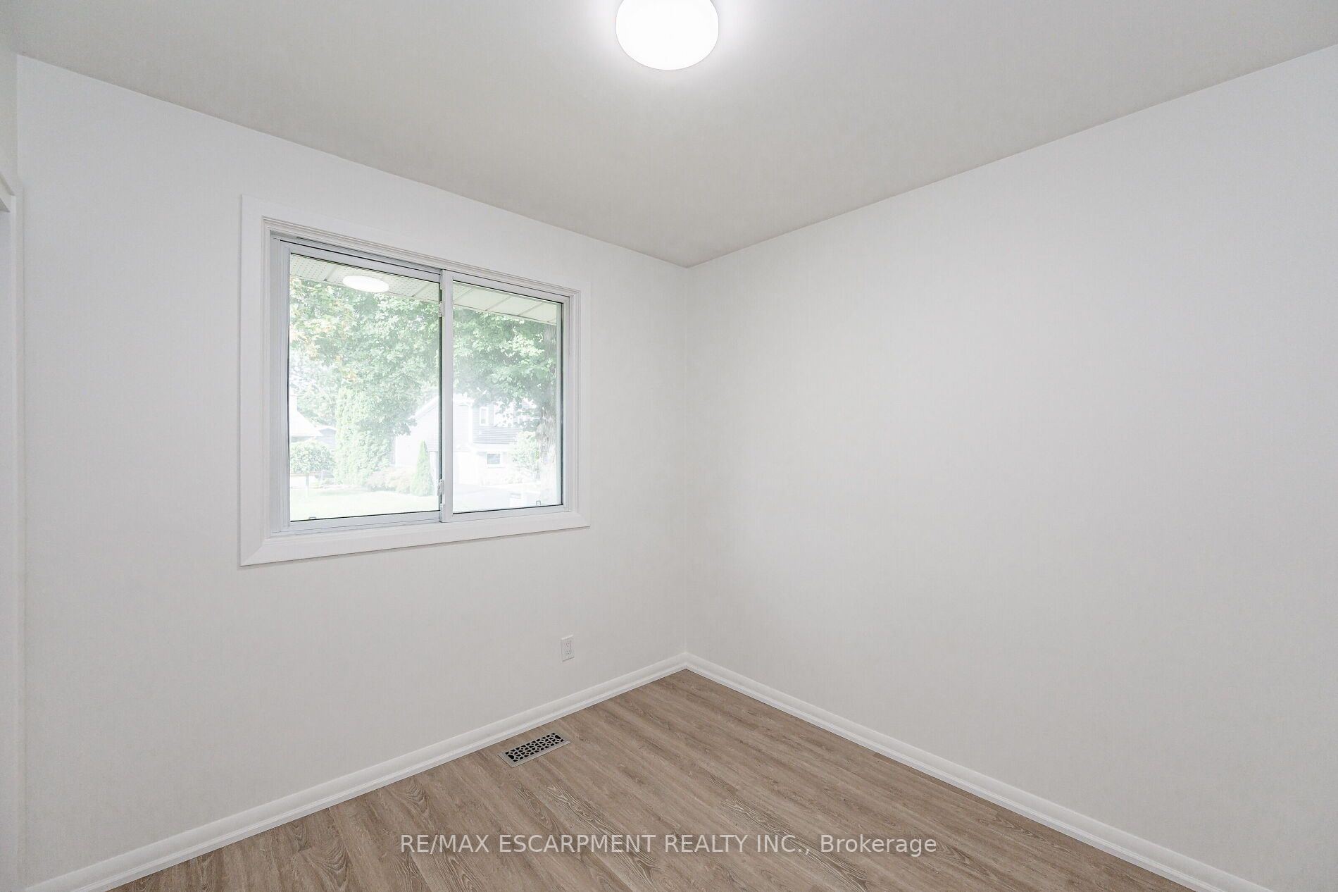 395 Erindale Drive
