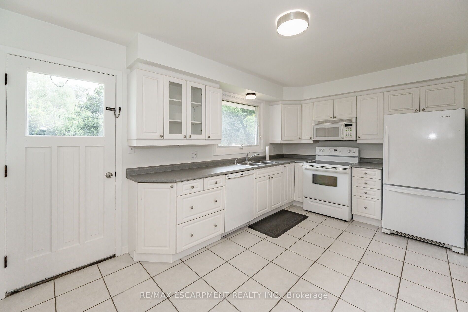 395 Erindale Drive