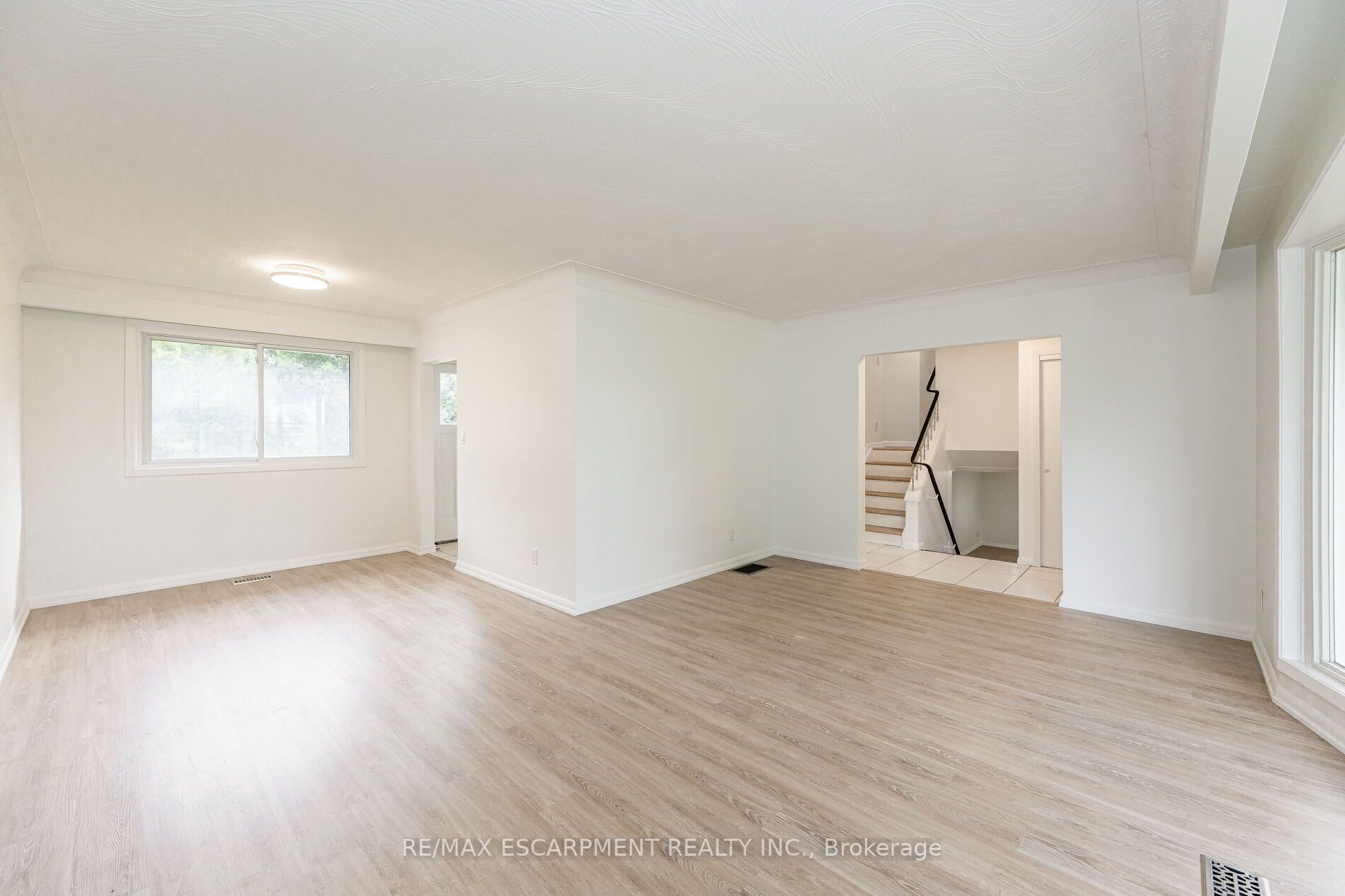 395 Erindale Drive