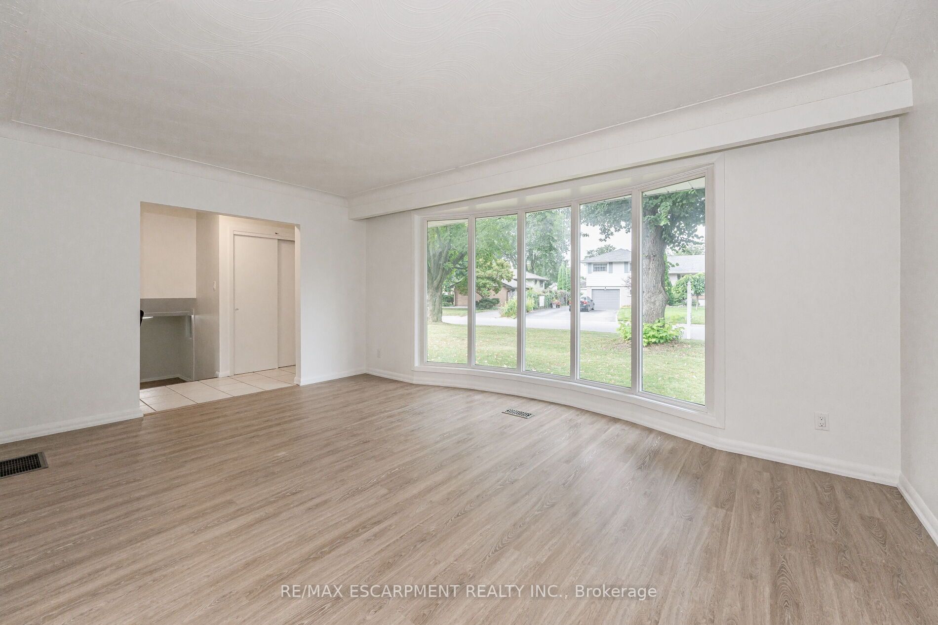 395 Erindale Drive