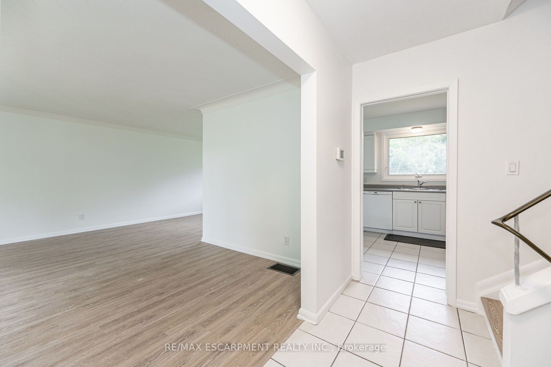 395 Erindale Drive
