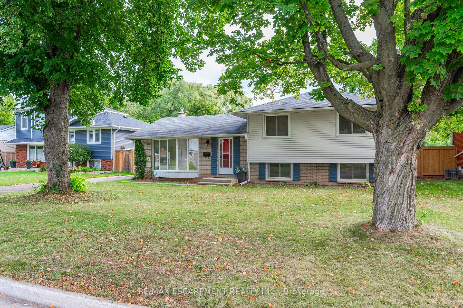 395 Erindale Drive