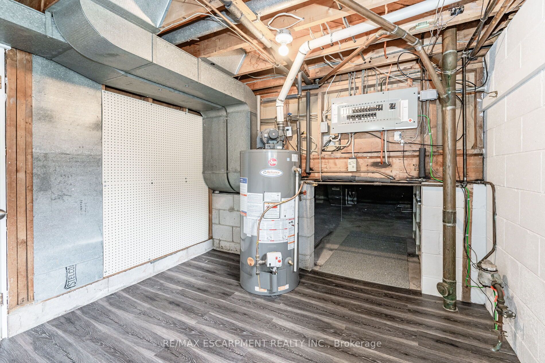 395 Erindale Drive