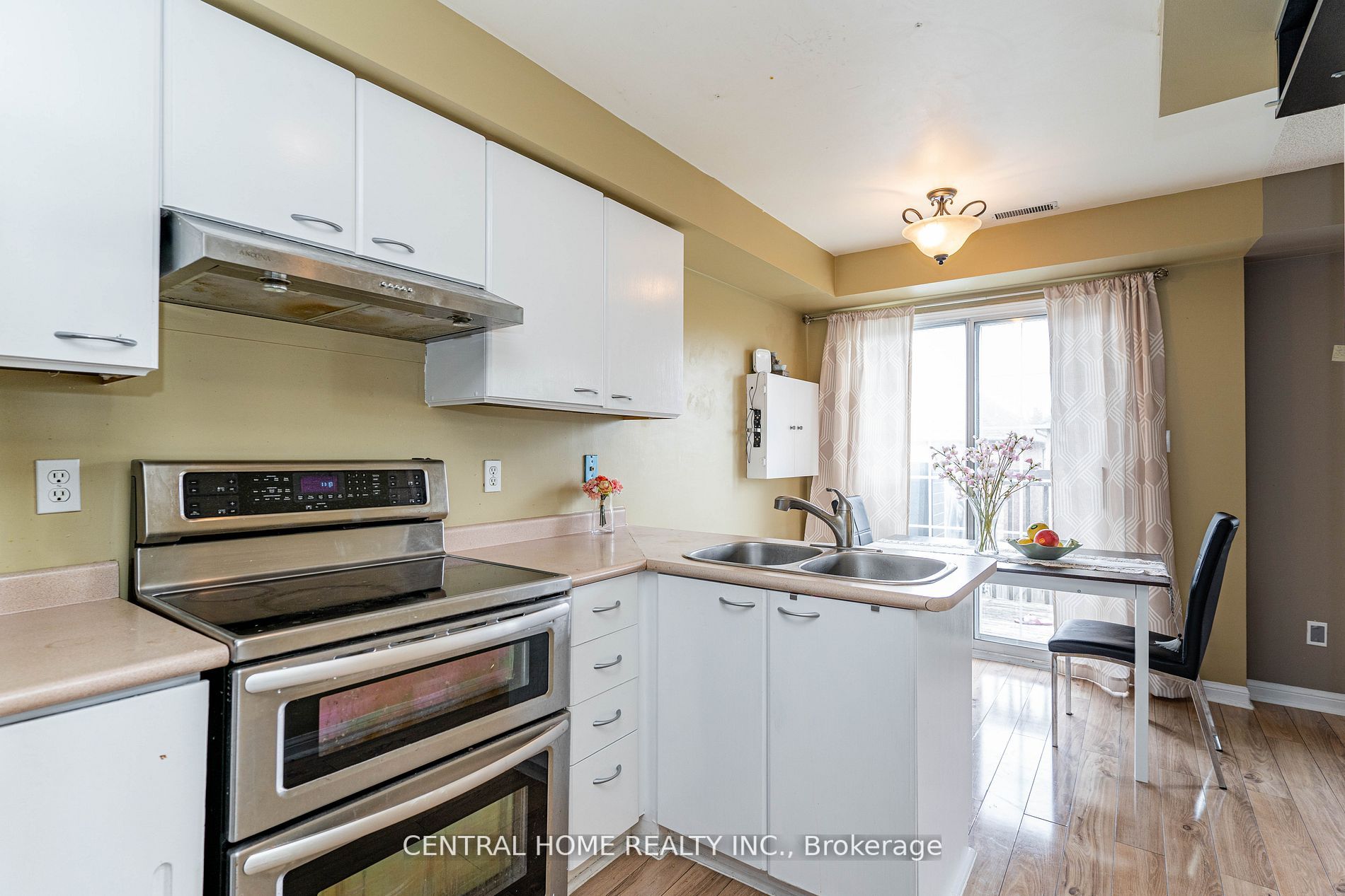 6950 Tenth Line W, #48