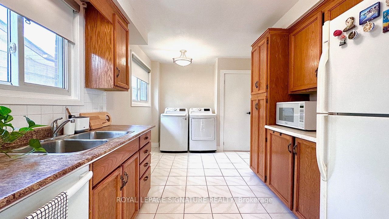 3696 Ellengale Dr