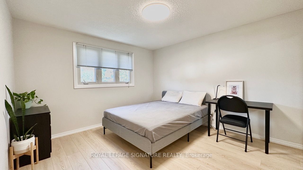 3696 Ellengale Dr