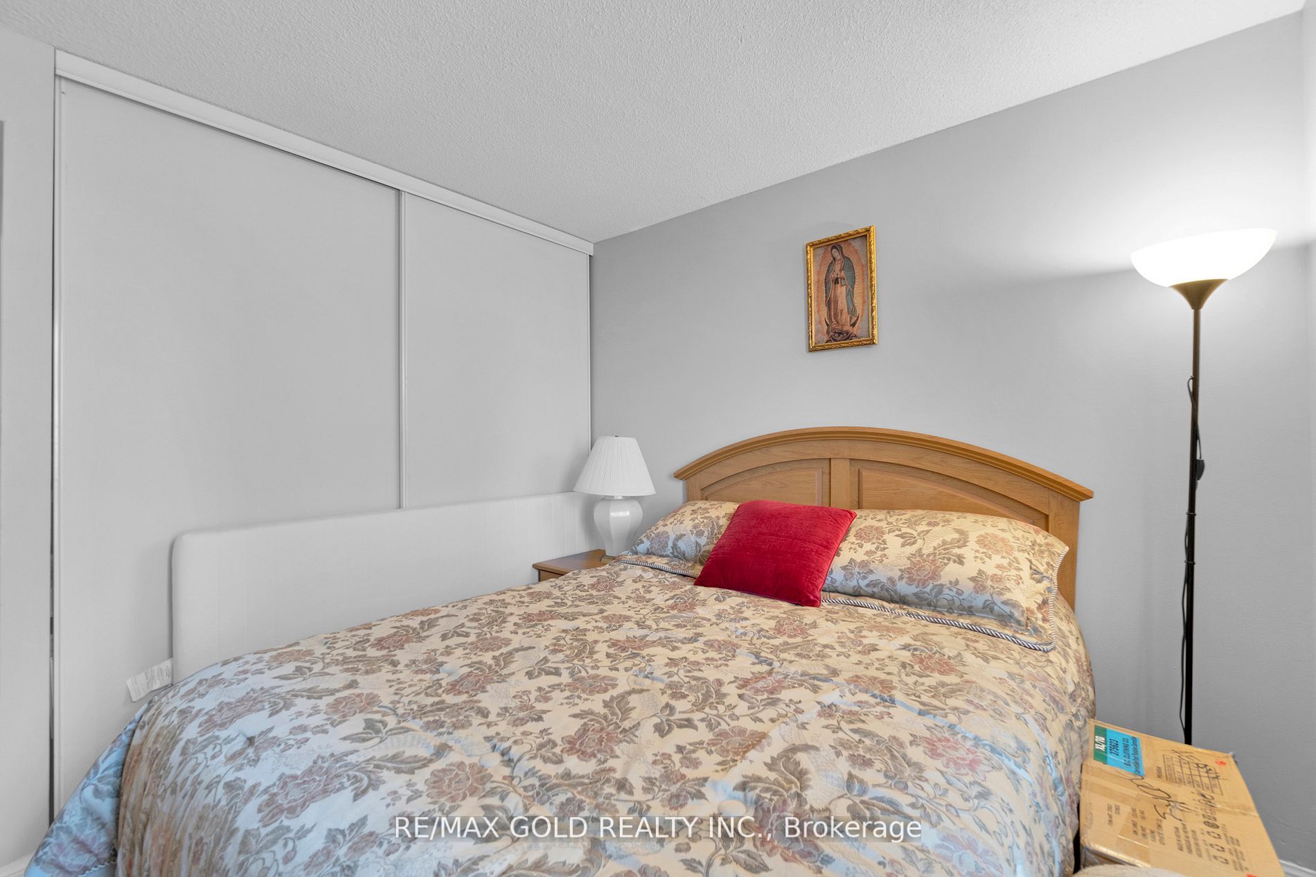 55 Kingsbridge Garden Circle, #613