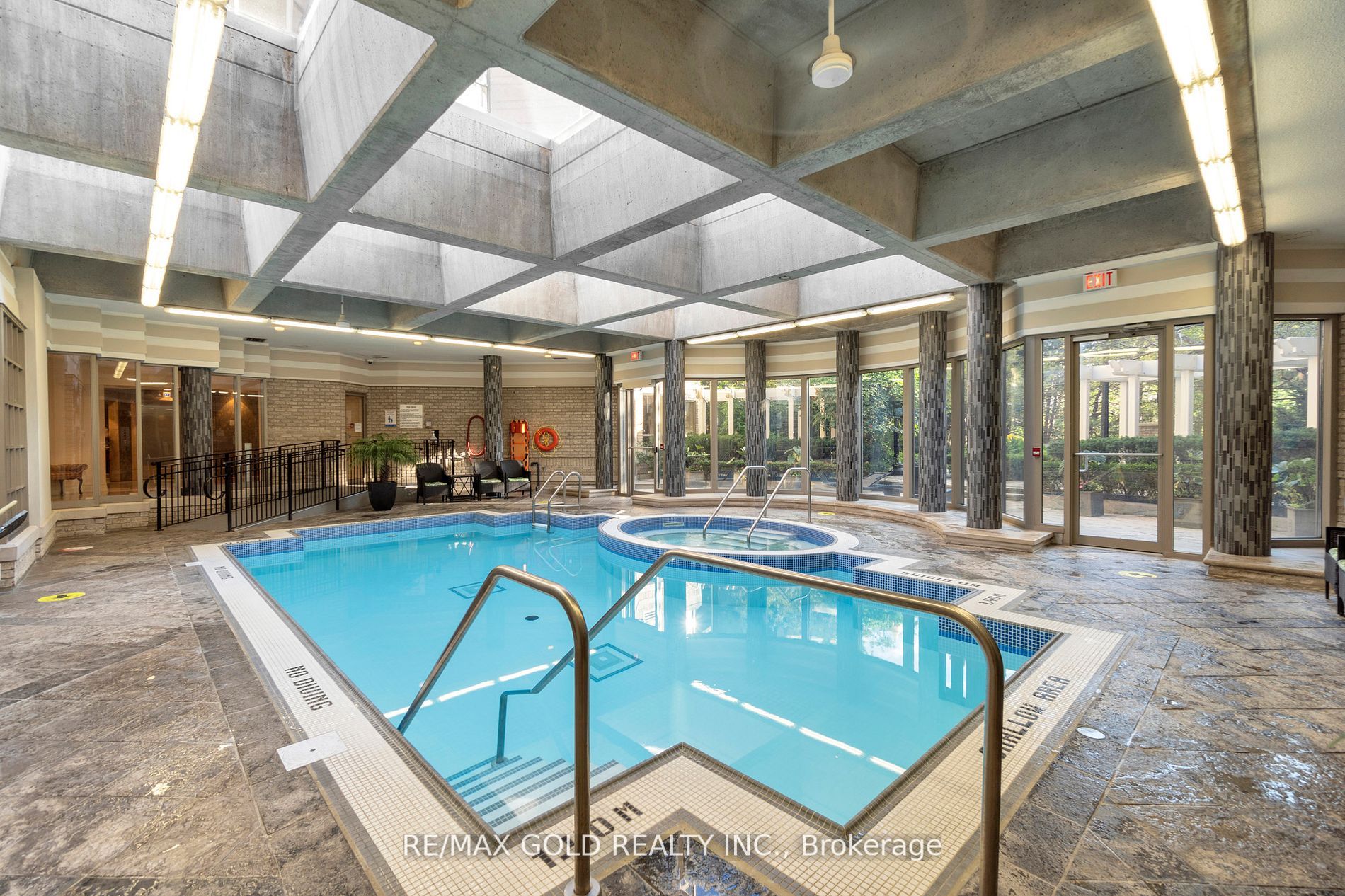 55 Kingsbridge Garden Circle, #613