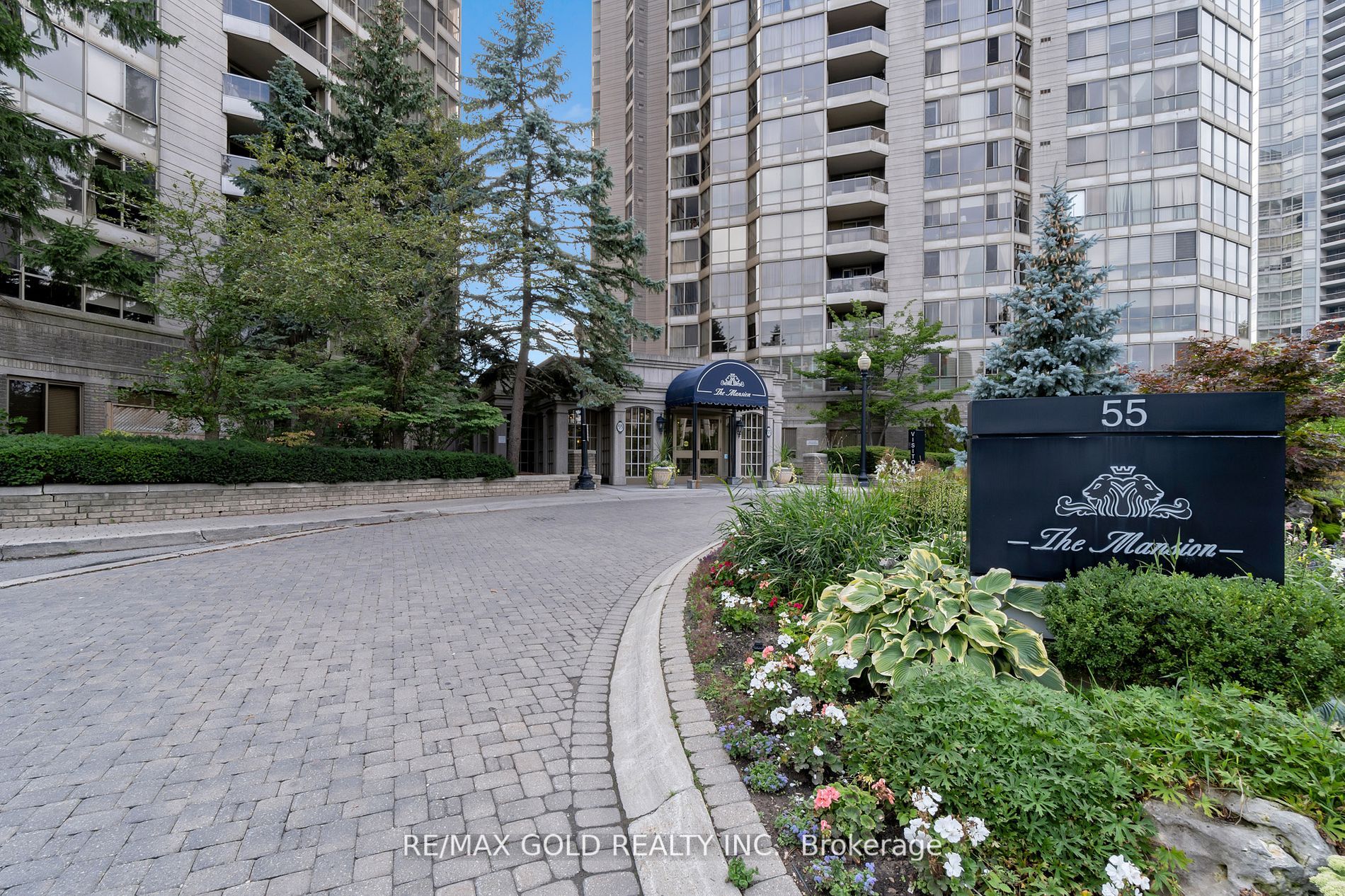 55 Kingsbridge Garden Circle, #613
