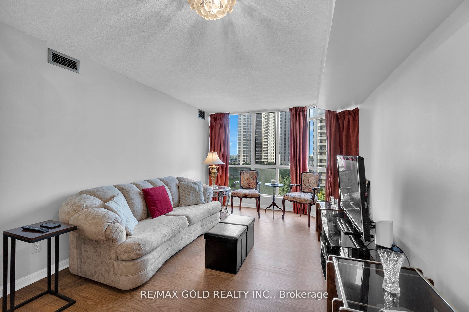 55 Kingsbridge Garden Circle, #613