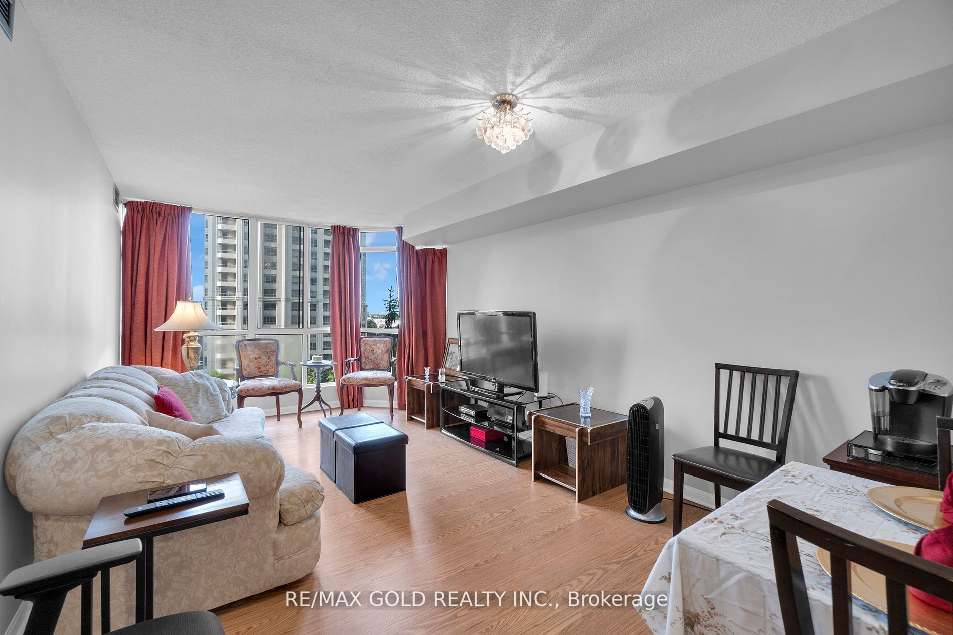 55 Kingsbridge Garden Circle, #613