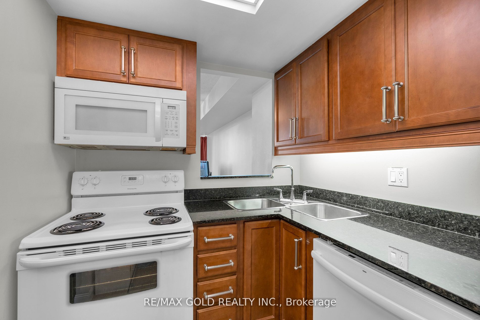 55 Kingsbridge Garden Circle, #613