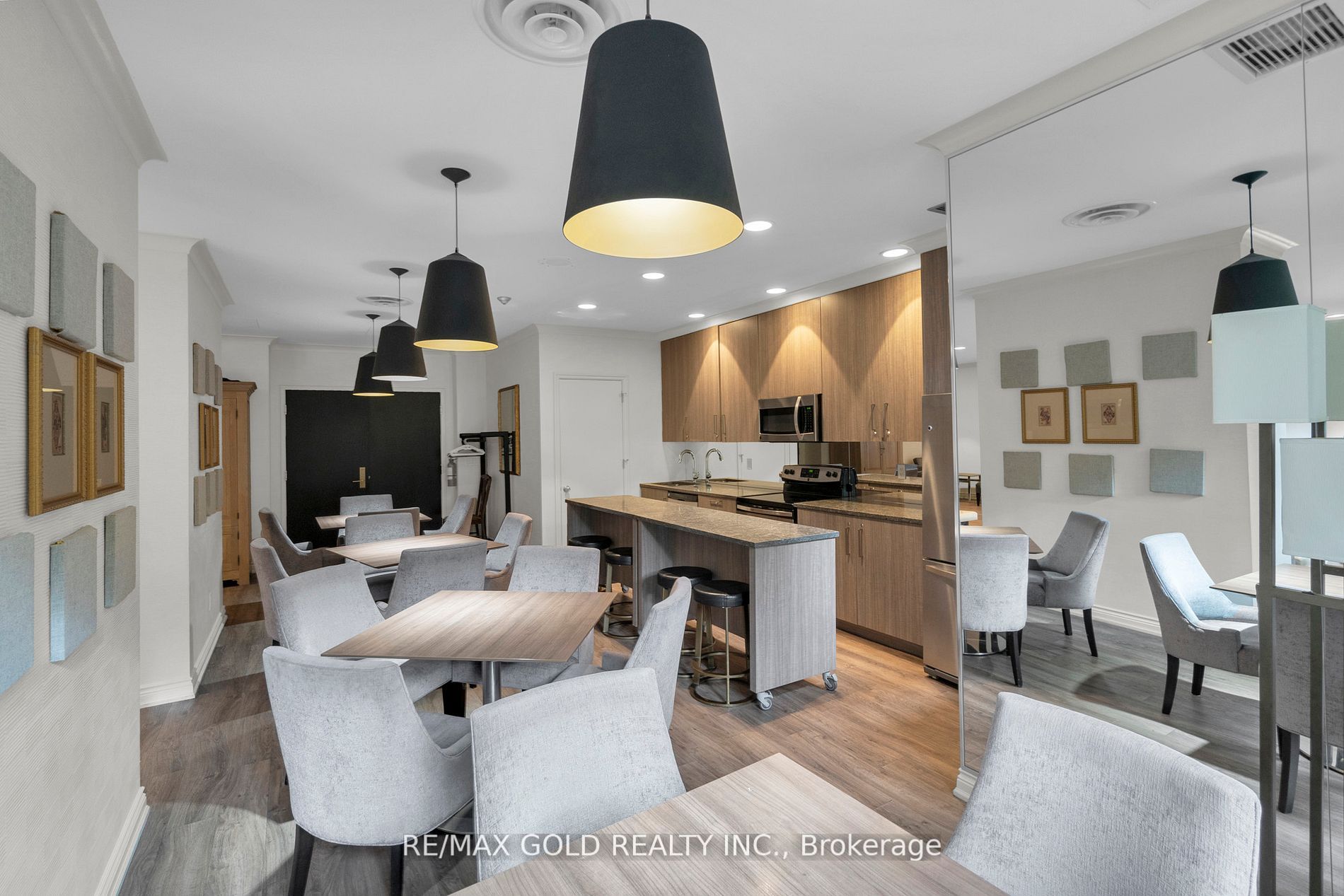 55 Kingsbridge Garden Circle, #613