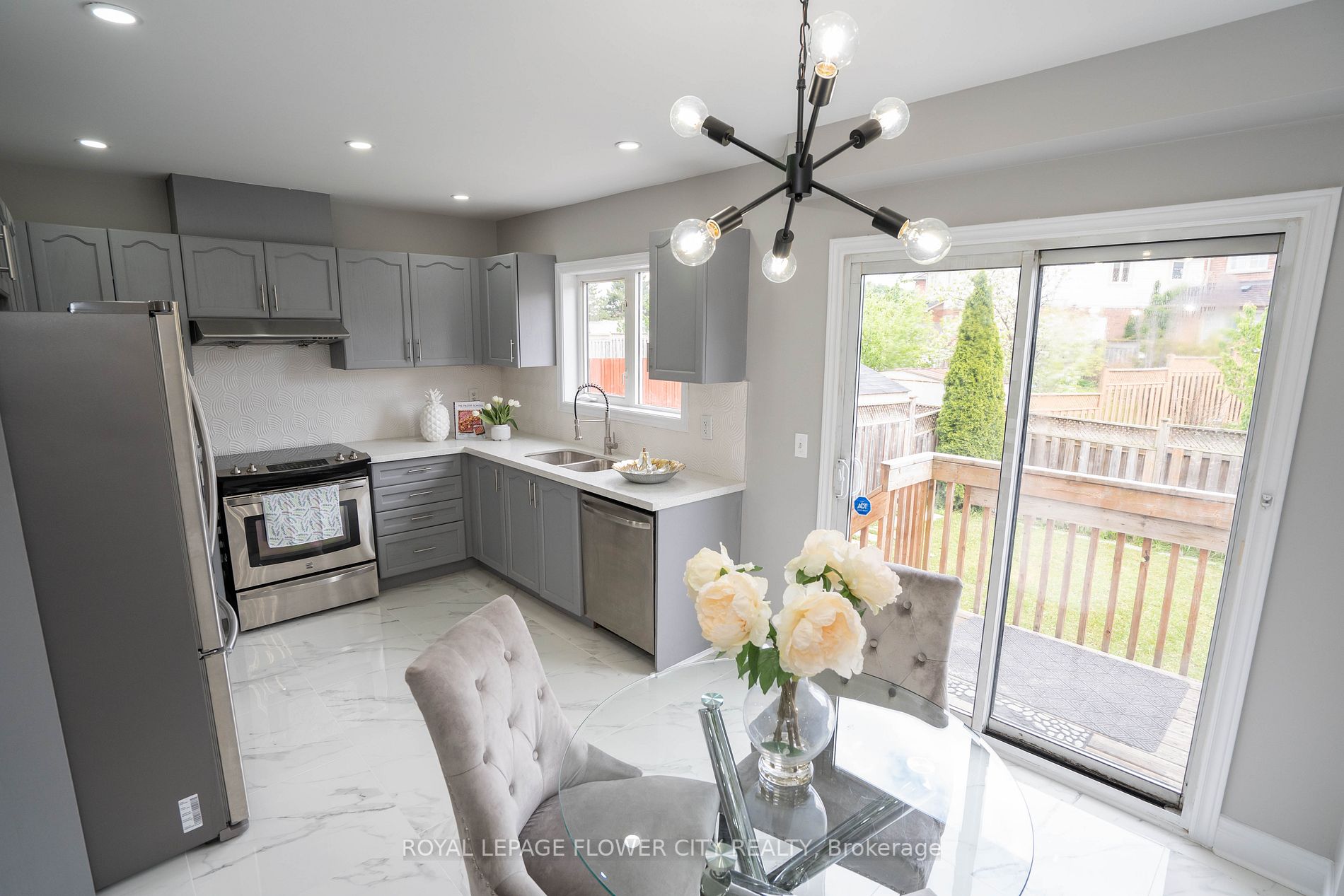 40 Dewridge Court