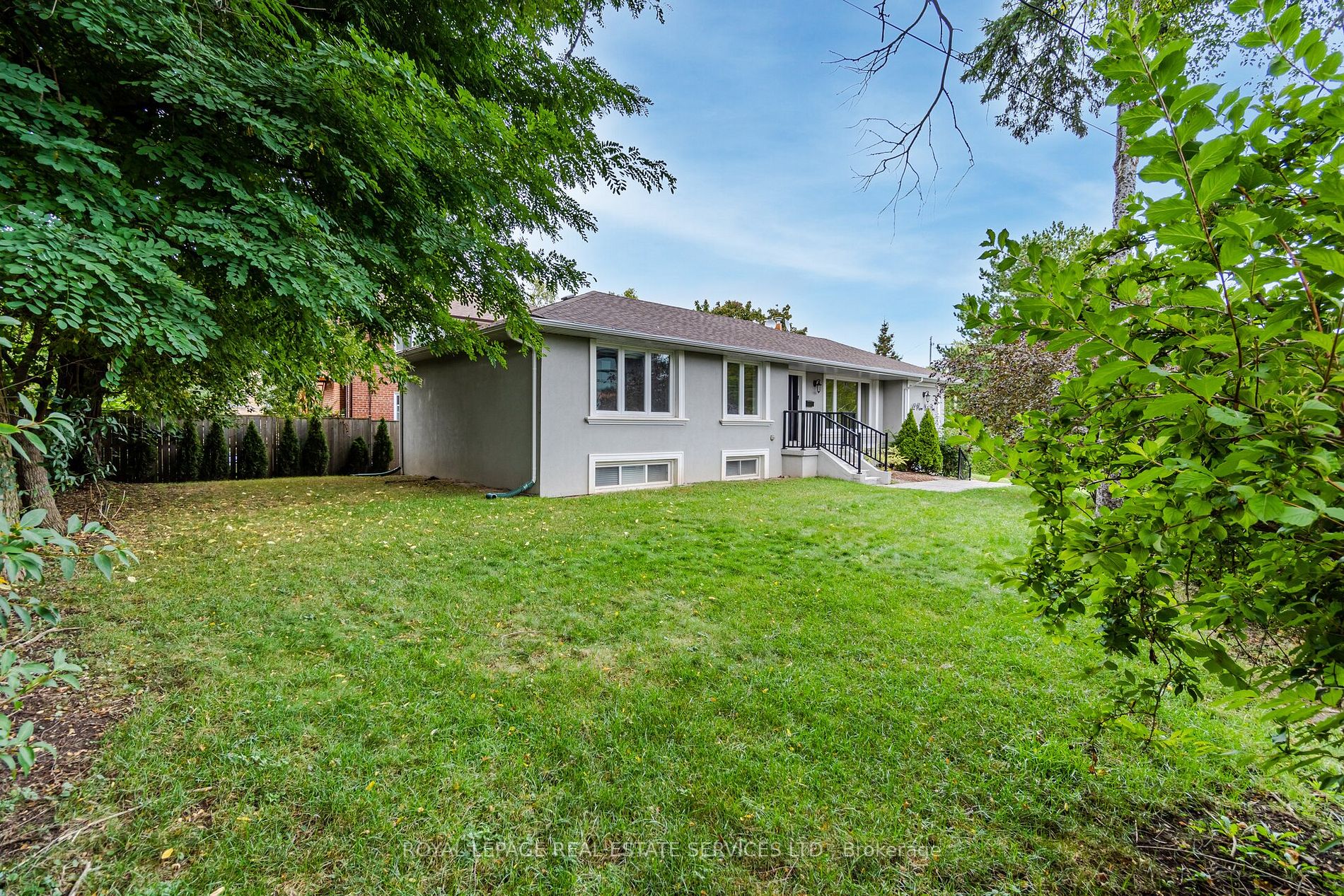 12 River Valley Crescent