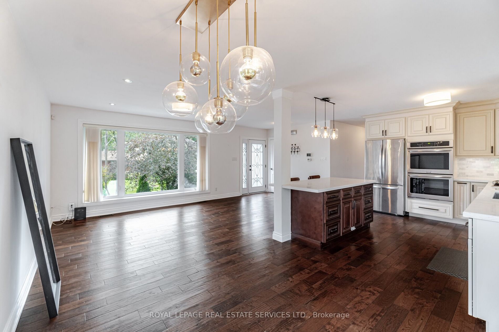 12 River Valley Crescent