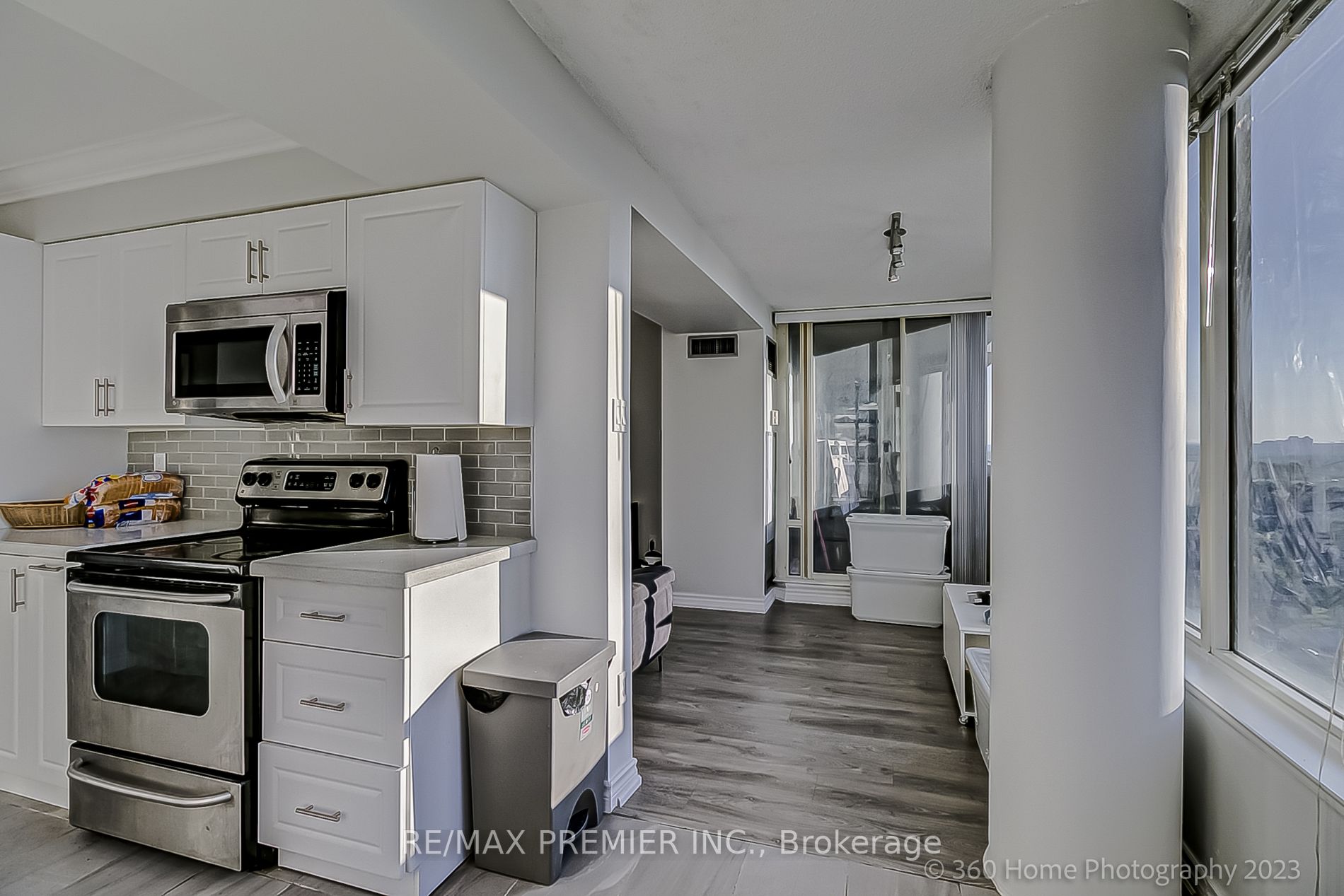 350 Rathburn Rd W, #1907