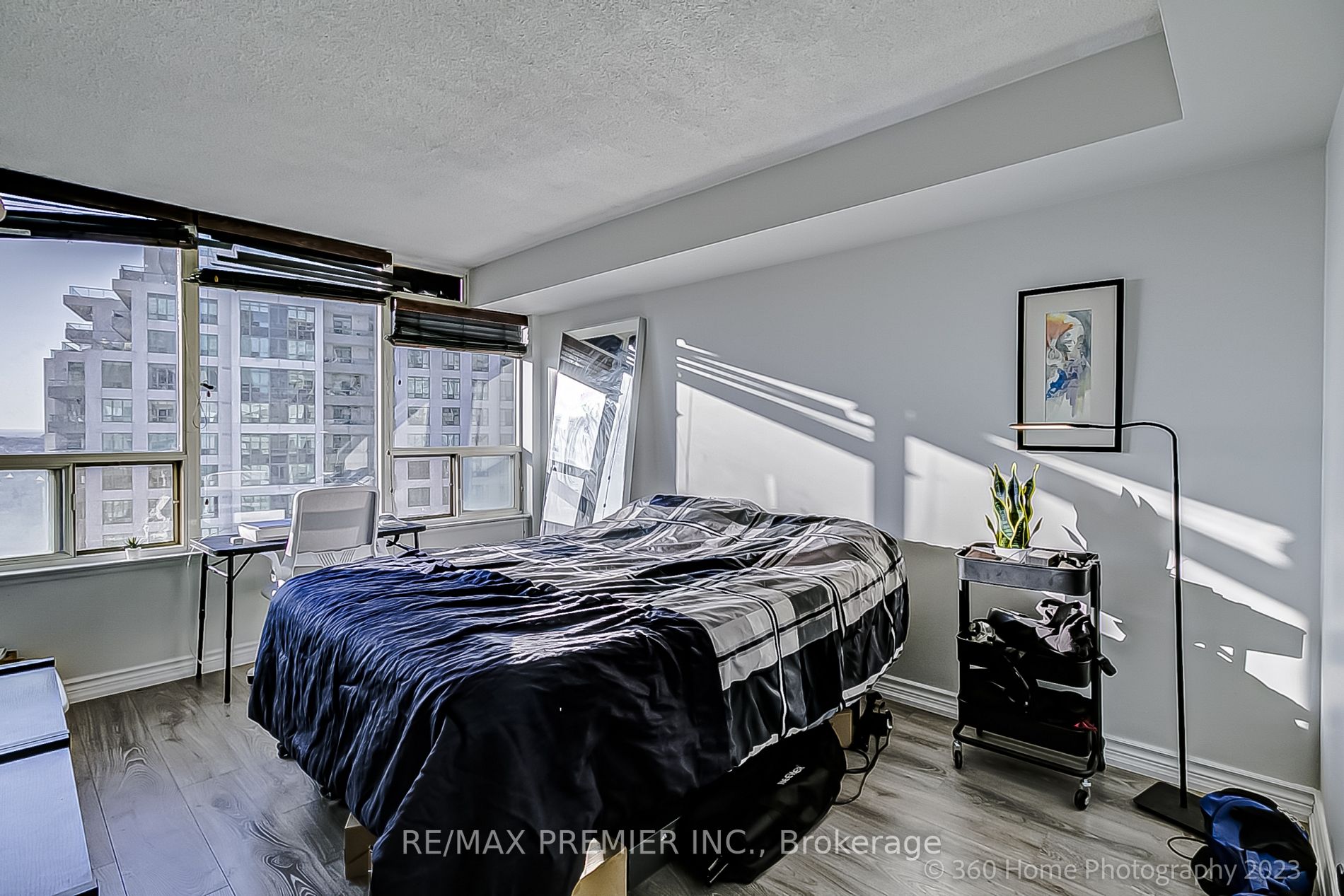 350 Rathburn Rd W, #1907