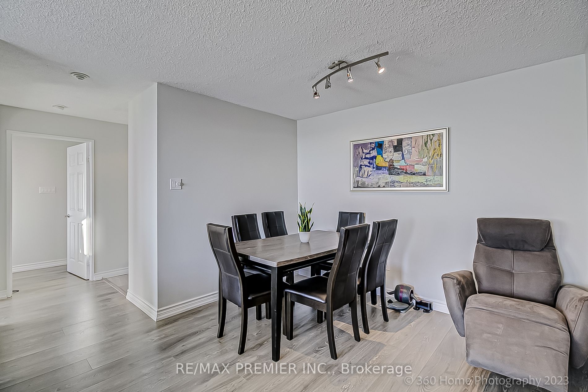350 Rathburn Rd W, #1907