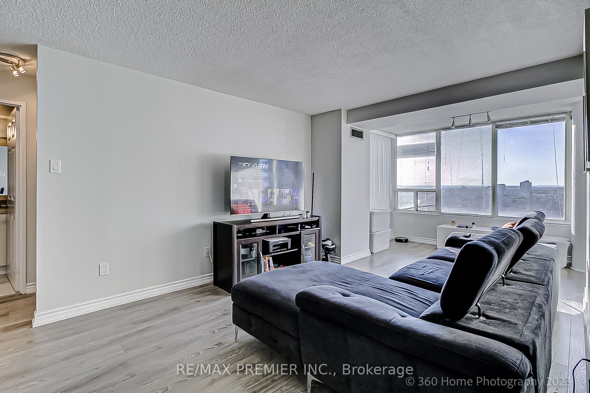 350 Rathburn Rd W, #1907