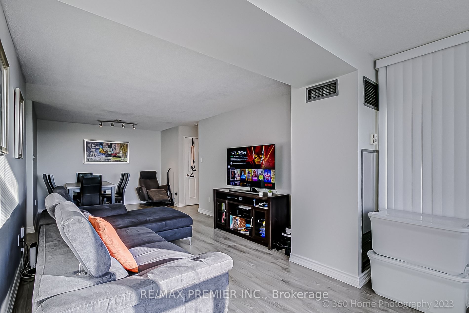 350 Rathburn Rd W, #1907
