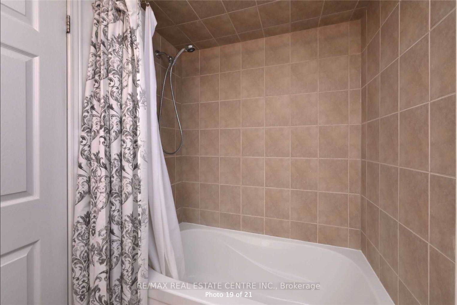 5 ARMSTRONG Street, #27