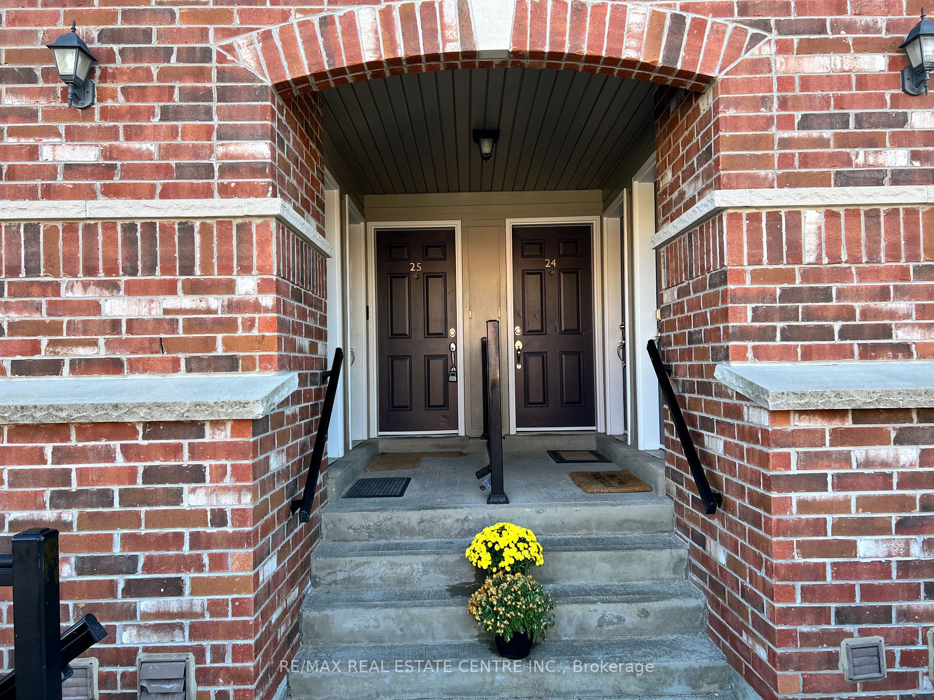 5 ARMSTRONG Street, #27