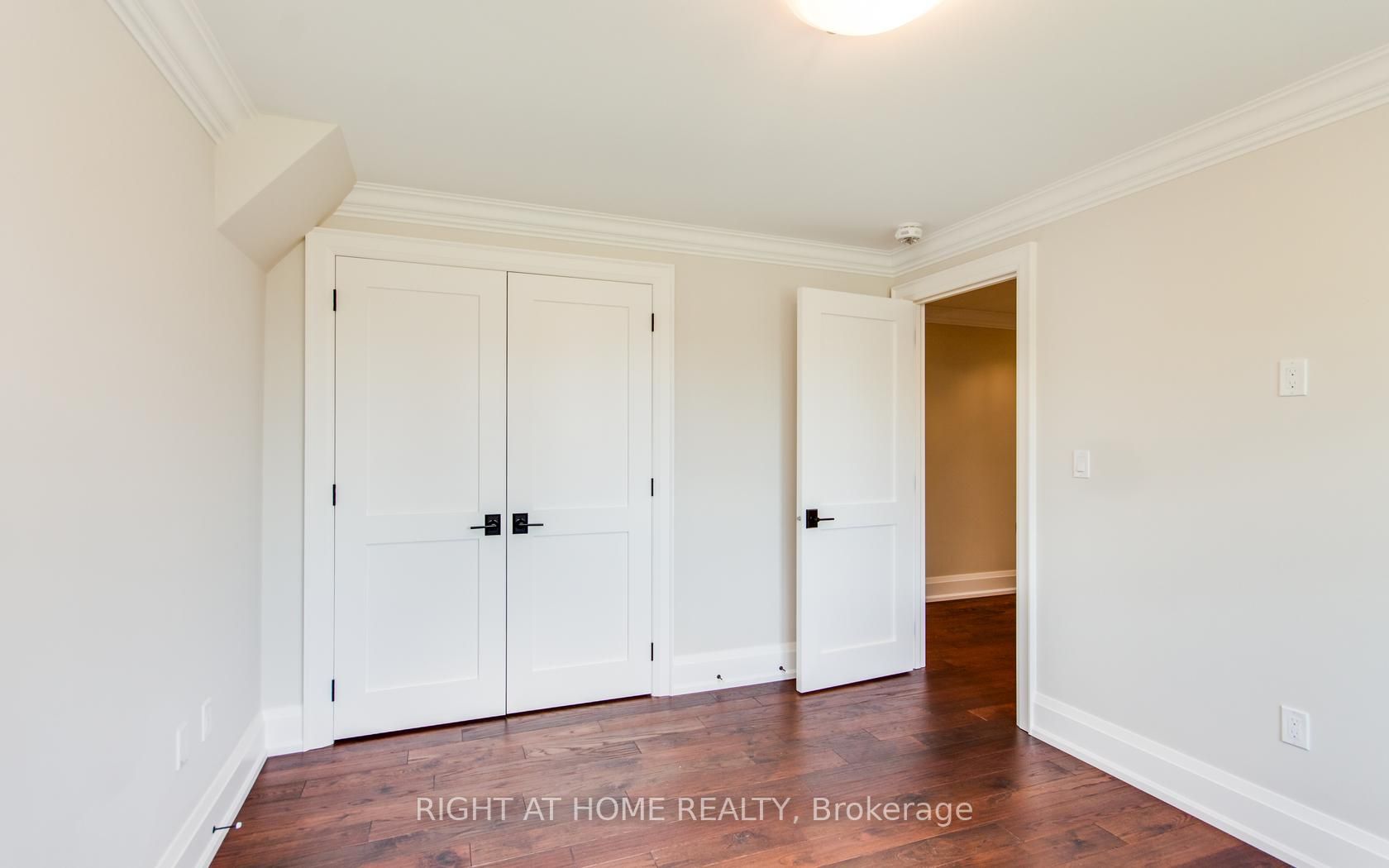 247 Woodale Ave