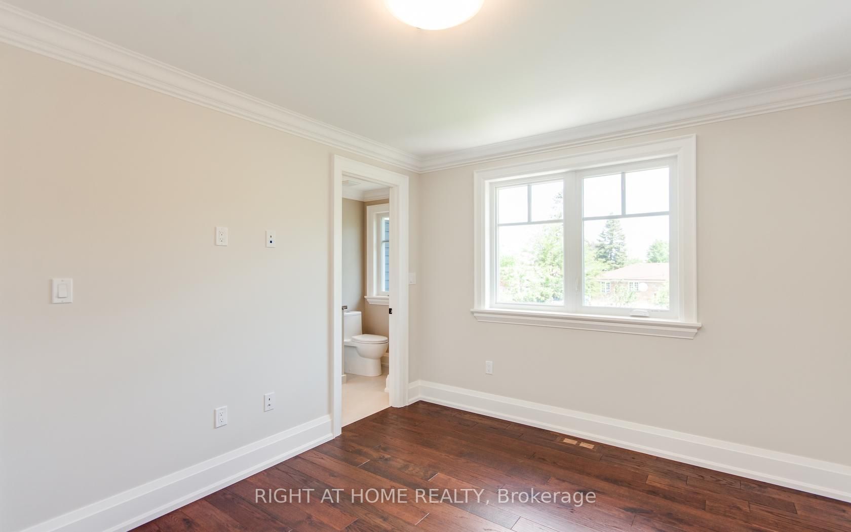 247 Woodale Ave