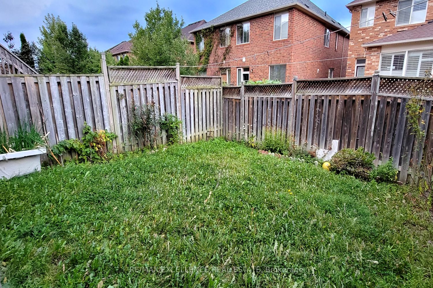 1319 Prestonwood Crescent