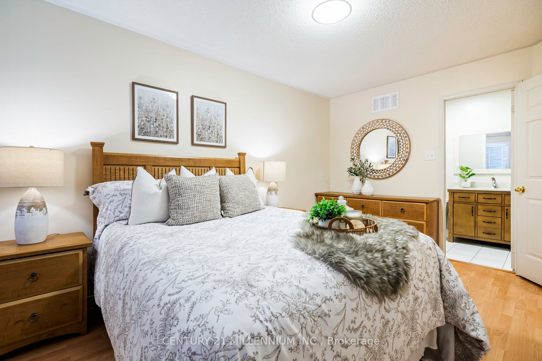 3938 Zenith Court